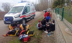 Tokat'ta elektrik direğine çarpan otomobildeki 4 kişi yaralandı