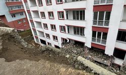 Trabzon'da istinat duvarının çökmesi sonucu bir bina zarar gördü