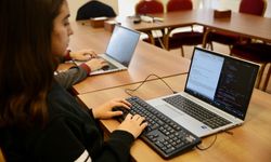 TÜBİTAK Fen Lisesi özel eğitim programlarıyla öğrencileri bilim olimpiyatlarına hazırlıyor