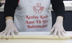Türk Kızılaydan üniversitelilere 'Anne Eli' iftarları