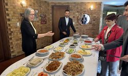 Türkiye'nin Bogota Büyükelçisi Sun, Kolombiyalı gazetecilerle kahvaltıda buluştu