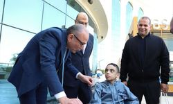 Türkiye'nin Kahire Büyükelçisi Şen, Mısır'da tedavi gören Filistinli ve Mısırlı çocukları ziyaret etti