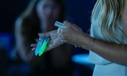 ÜRETİMLE GÜÇLENEN KADINLAR - Kadın girişimci 8 ülkede 'elektriksiz' aydınlatma çözümü sunuyor