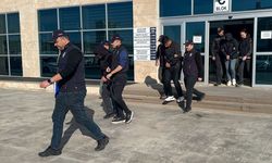 Uşak merkezli yasa dışı bahis ve dolandırıcılık operasyonunda yakalanan 15 kişiden 12'si tutuklandı