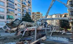 Uşak'ta beton pompasının altında kalan işçi öldü