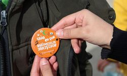 Van'da Yeşilay ekipleri kapı kapı gezerek aileleri bağımlılık konusunda bilinçlendiriyor