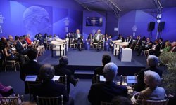 11. Cumhurbaşkanı Abdullah Gül, Yunanistan'daki Delfi Ekonomi Forumu'na katıldı