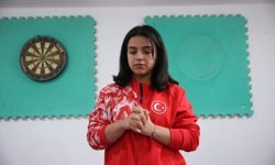 15 yaşındaki Leyla bileğinin gücüyle Avrupa'nın zirvesine çıkmak istiyor