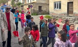 23 Nisan Ulusal Egemenlik ve Çocuk Bayramı Çorum'da köyde 'bayrak yürüyüşü' ile kutlandı
