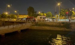 Adana'da sulama kanalına düşen genç kayboldu