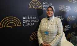 AK Parti kadın kolları üyeleri ADF'de 'dünya barışı' için çaba gösteriyor