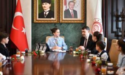 Ankara Valisi Şahin koltuğunu 5. sınıf öğrencisi Serra'ya devretti