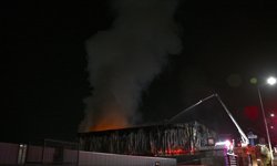 Ankara'da ilaç fabrikasında çıkan yangına müdahale ediliyor