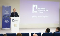 Arnavutluk'ta düzenlenen Tiran Fotoğraf Maratonu'nda dereceye girenlere ödülleri verildi