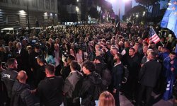 Arnavutluk'ta hükümetin istifasını isteyen muhalefetin gösterileri sürüyor