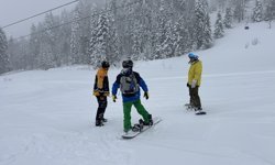 Atabarı Kayak Merkezi nisanda da ziyaretçilerini ağırlıyor