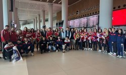 Avrupa ikincisi Kadın Güreş Milli Takımı yurda döndü