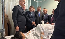 Bakanlar Kahramanmaraş'taki silahlı saldırıda yaralananları ziyaret etti