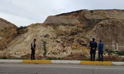 Batman'da üniversite yolunda heyelan meydana geldi