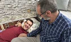 Bedensel engelli oğlu için hazırladığı aparatla takdir toplayan fedakar baba duygularını anlattı