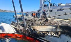 Bodrum'da yangında batan 7 motoryatın enkazı denizden çıkarılıyor