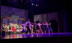 Bursa'da 'Rembetiko Efsanesi' oyunu sahnelendi