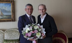 CHP Genel Başkanı Özel, Cevdet Selvi'yi ziyaret etti