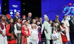 Cumhurbaşkanı Erdoğan: '(Çocuklara) Sizlerden dijital dünyanın uçsuz bucaksız koridorlarında gezinirken tehlikelere karşı çok dikkatli olmanızı istiyorum'