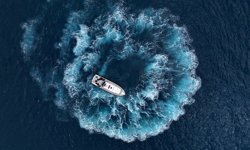 Deniz polisleri, teşkilatlarının 181. kuruluş yıl dönümünü su altında bayrak açarak kutladı