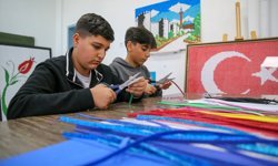 Diyarbakır'da ortaokul öğrencileri yapay zeka destekli görsel tasarımlar yapıyor