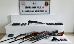 Diyarbakır'da ruhsatsız silah ve mühimmat ele geçirildi