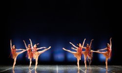 Dört koreografiden oluşan 'Momentum' balesinin dünya prömiyeri yapıldı