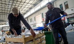 Egeli balıkçılar av sezonunu 'mutlu' uğurluyor