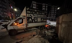 Elazığ'da kamyonet ile otomobilin çarpıştığı kazada 5 kişi yaralandı