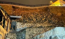 Erzurum İspir'de seyir terasının alt kısmında heyelan meydana geldi