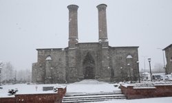 Erzurum, Kars, Ardahan ve Tunceli'de kar etkisini sürdürüyor