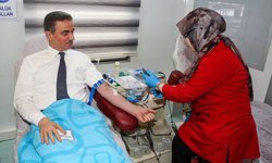Erzurum Valisi Baruş, kan bağışı yapıp herkesi Türk Kızılay'ın kampanyasına davet etti
