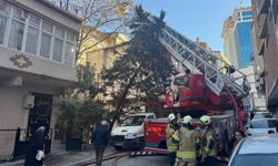 Esenyurt'ta bir binada başlayıp bitişiğindeki 2 apartmana sıçrayan yangın söndürüldü