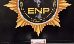 Eskişehir'de polisten kaçan şüphelilerin bulunduğu araçta sentetik uyuşturucu ele geçirildi