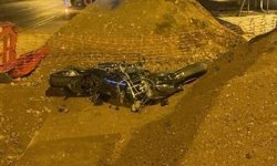Fethiye'de yol kenarındaki iş makinelerine çarpan motosikletin sürücüsü öldü