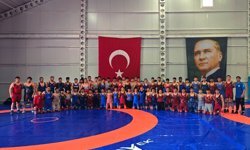 Genç milli güreşçiler, Zafer Kupası ve Şampiyonlar Turnuvası'na Antalya'da hazırlanıyor