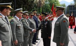 Genelkurmay Başkanı Orgeneral Bayraktaroğlu, Arnavutluk'ta mevkidaşı Kingji ile bir araya geldi