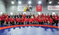 Grekoromen Güreş Milli Takımı Avrupa şampiyonası öncesi basınla buluştu