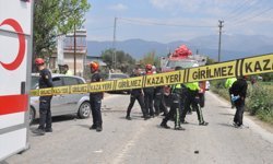 GÜNCELLEME - İzmir'de zincirleme trafik kazasında 2 kişi öldü, 2 kişi yaralandı