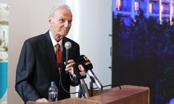 Hülya Koçyiğit ve Ediz Hun, Kütahya'da yaşlılar için hazırlanan projenin açılışına katıldı