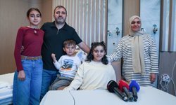 İki yıldır beklediği nakil haberini Kars'ta alan genç kız, zamanla yarışla yeni karaciğerine kavuştu