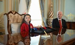 İstanbul Valisi Gül, 23 Nisan'da koltuğunu ilkokul öğrencisine devretti