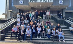 İzmir'de Buca Belediyesi memurları ödenmeyen alacakları için iş bıraktı