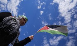 İzmir'de İsrail'in Filistinli esirlere yönelik 'idam yasası' protesto edildi