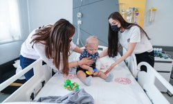 Kadir Efe bebek erişkin kadavradan alınan ince bağırsağın kısaltılmasıyla iyileşti